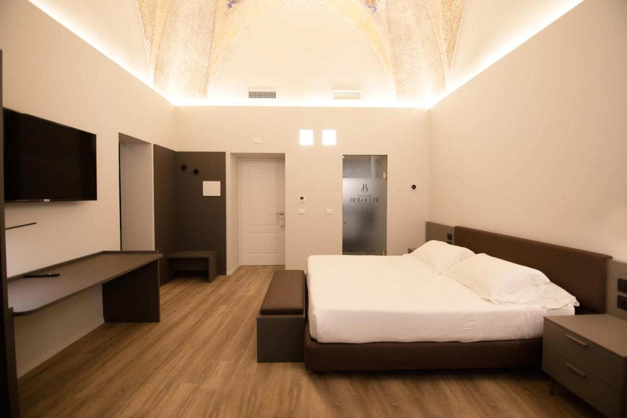 Palazzo Bellocchi - Suites & Apartments Brindisi Eksteriør billede