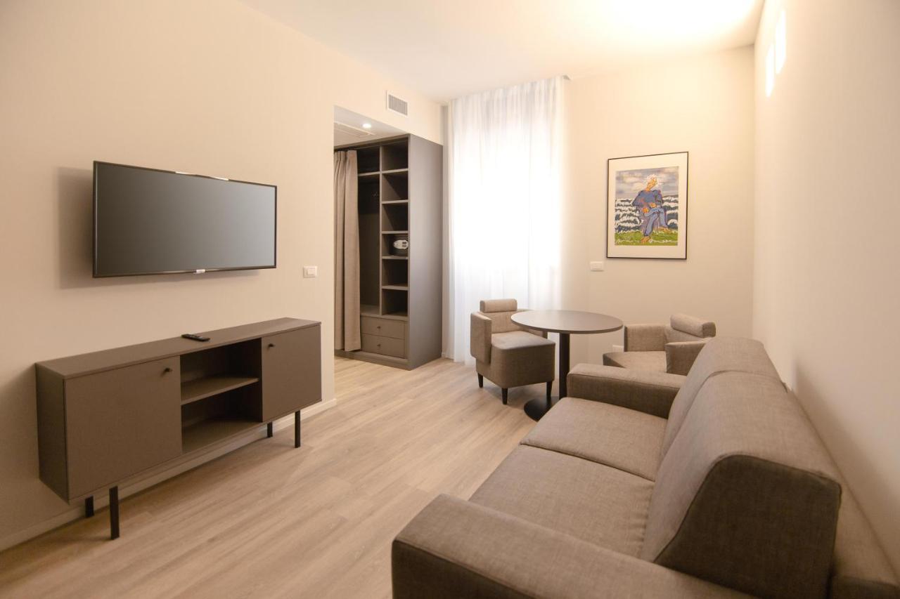 Palazzo Bellocchi - Suites & Apartments Brindisi Eksteriør billede