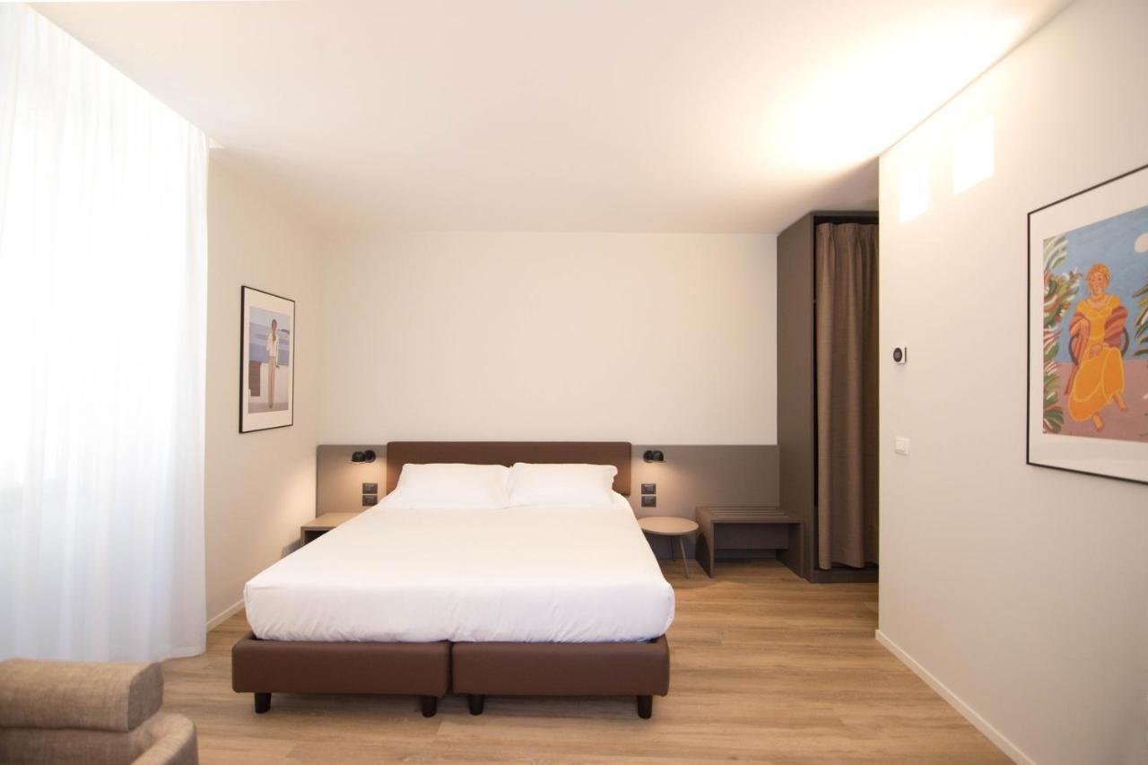 Palazzo Bellocchi - Suites & Apartments Brindisi Eksteriør billede