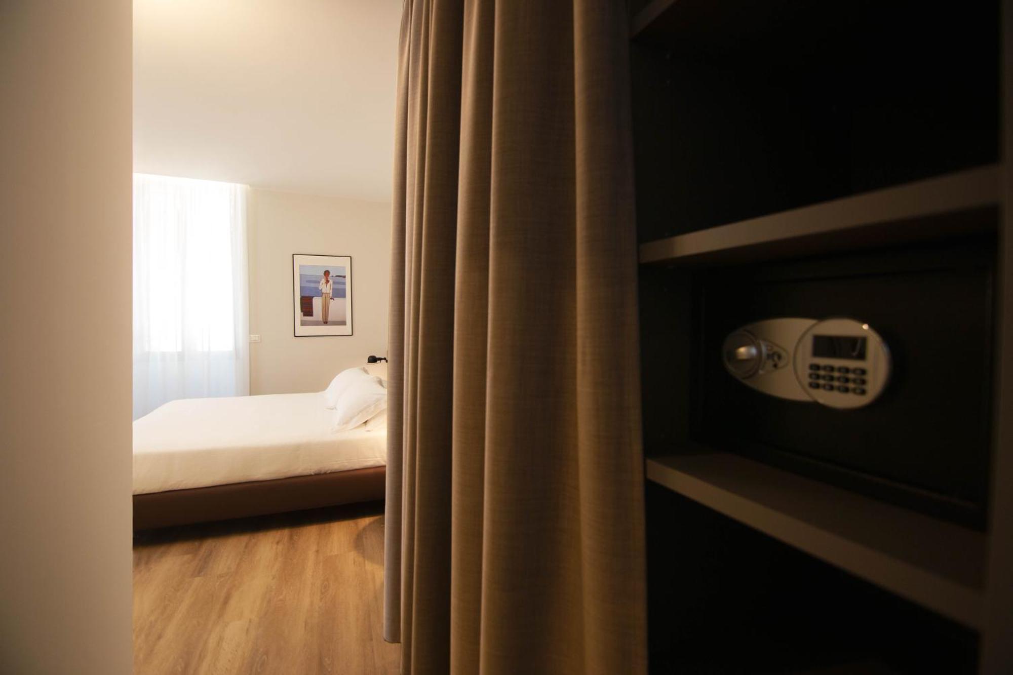 Palazzo Bellocchi - Suites & Apartments Brindisi Værelse billede